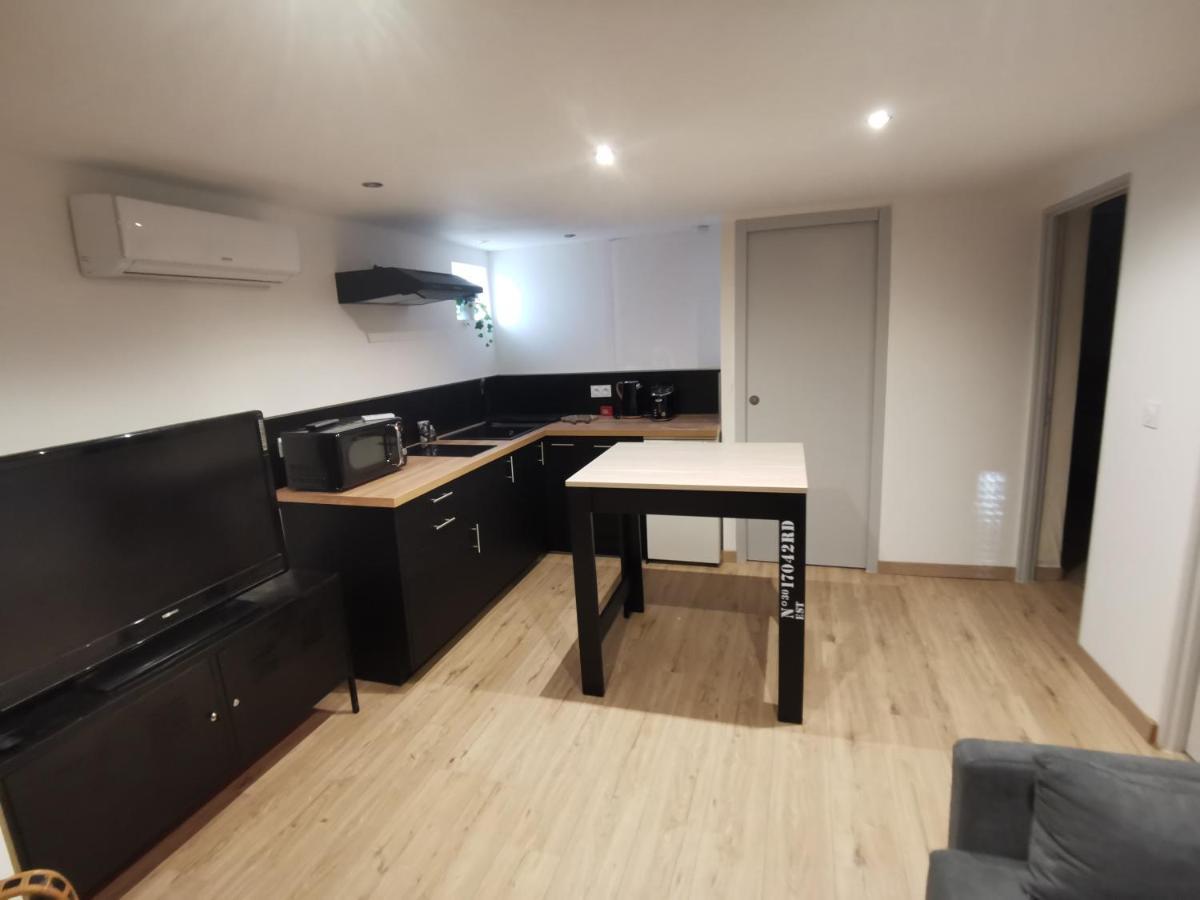 Gite 2 Chambres Avec Piscine Sernhac Ngoại thất bức ảnh