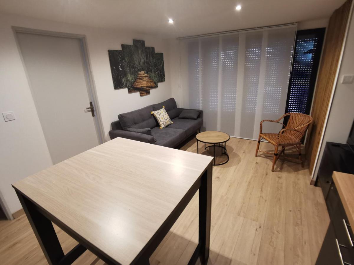 Gite 2 Chambres Avec Piscine Sernhac Ngoại thất bức ảnh